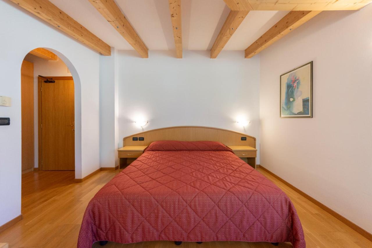 Flos Hotel Moena Extérieur photo