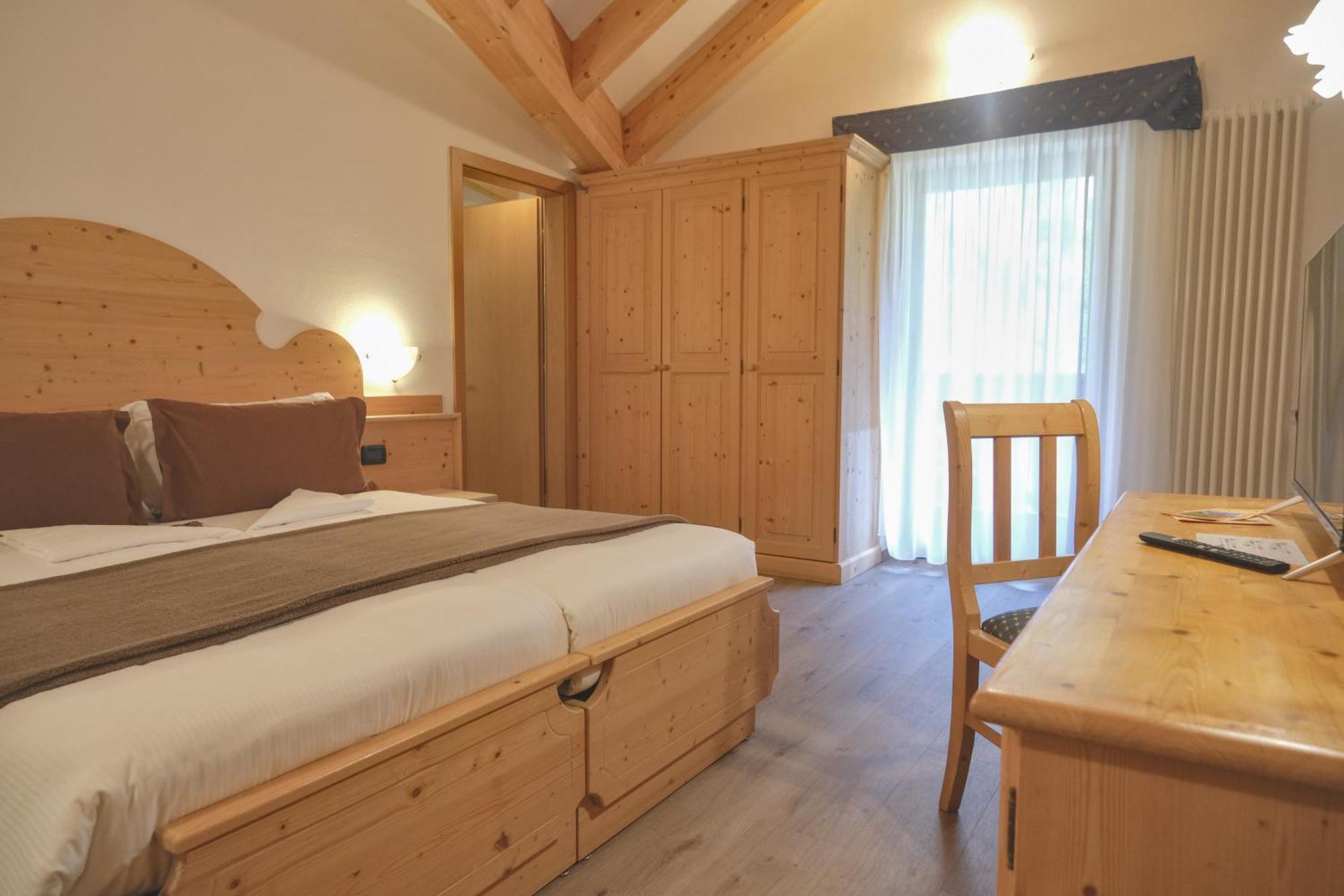 Flos Hotel Moena Extérieur photo